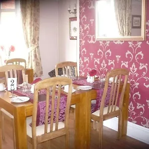 The Broadfield Couette-café