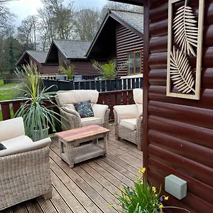 Max's Woodland Chalet